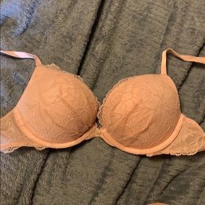 Victoria’s Secret 34C push up